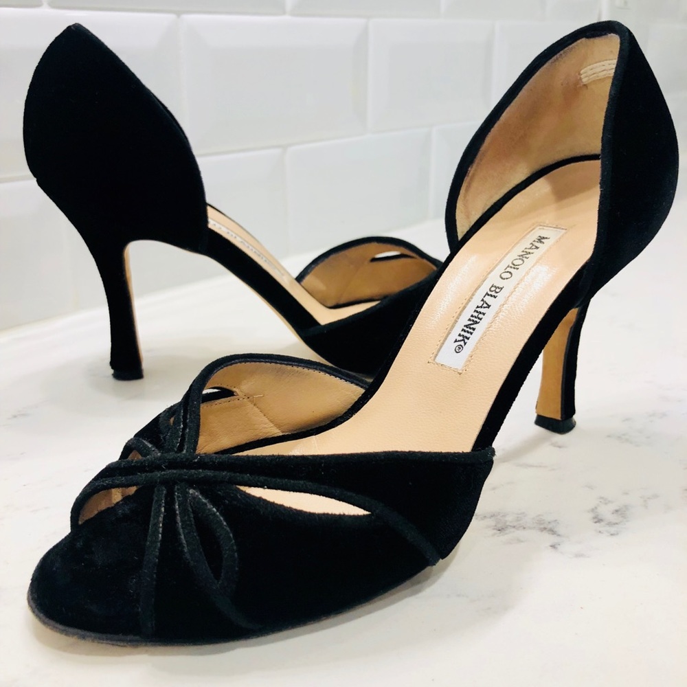 MANOLO BLAHNIK  - 7.5 Velvet D’orsay Heels